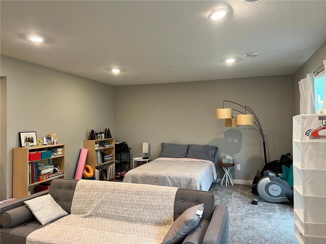 Building Photo - 7262 Zircon Ct N