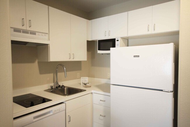 Building Photo - Furnished Studio-Albuquerque - Rio Rancho Blvd.