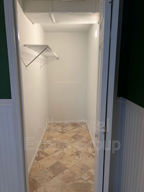 Building Photo - 8179 S Mobile Way