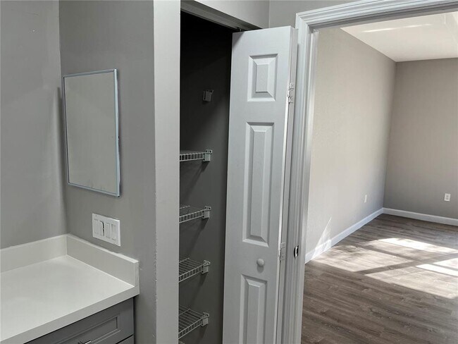 Building Photo - 349 NE 36th Terrace