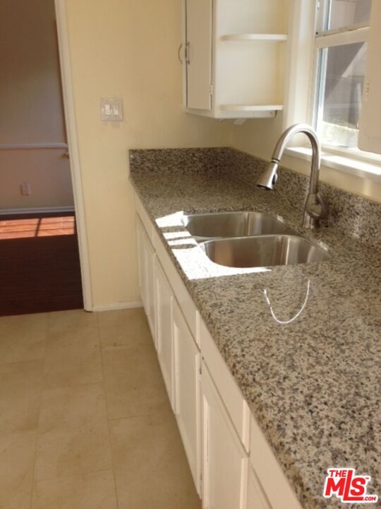 Building Photo - 1020 S Wooster St