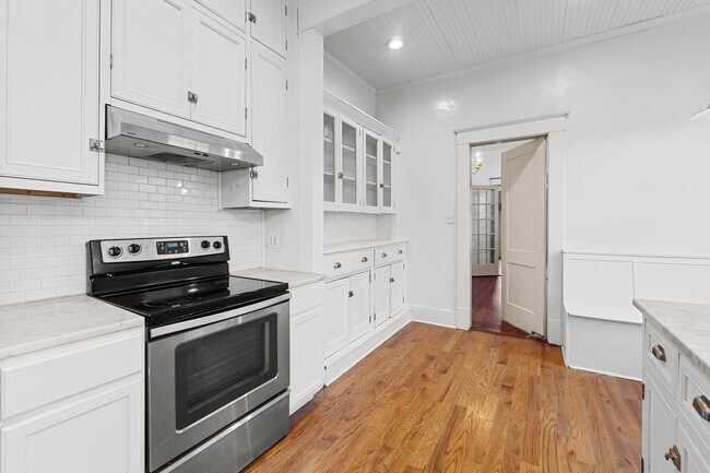 Building Photo - 108 4th St