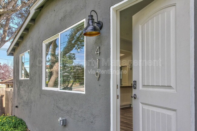 Building Photo - 419 Watson St