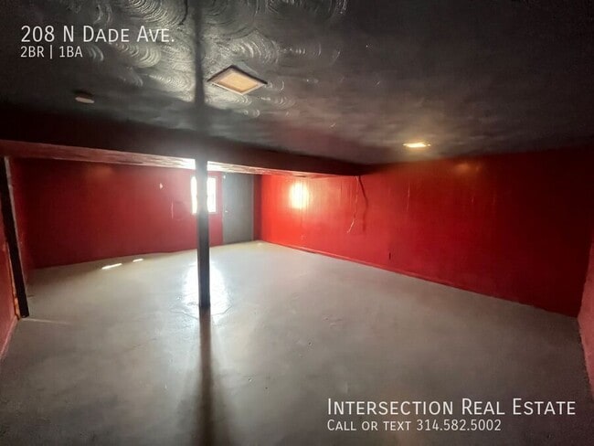 Building Photo - 208 N Dade Ave