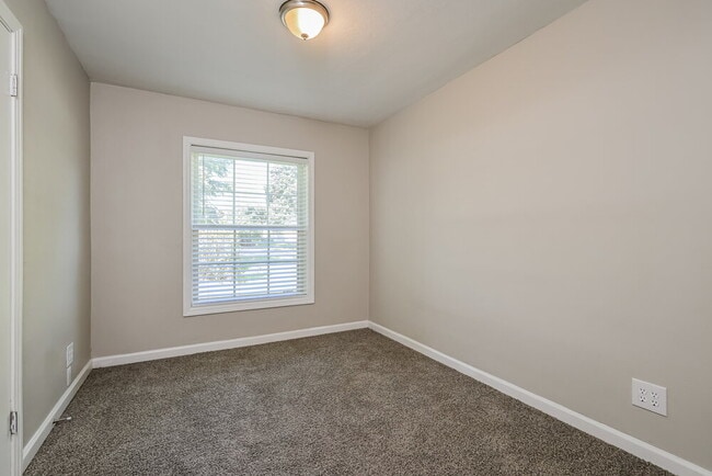 Building Photo - 4724 Granada Dr