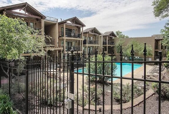 Building Photo - 4727 Jarboe St