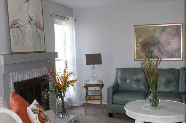 Building Photo - 42169 Gladwin St