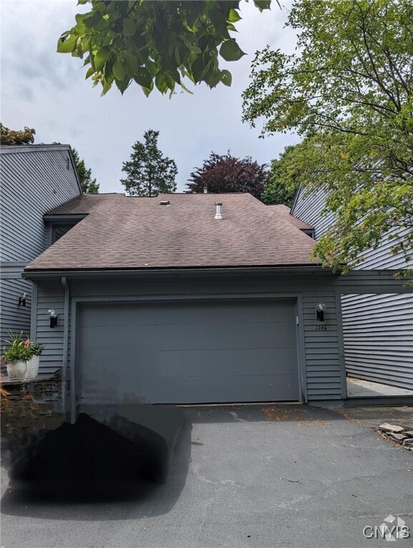 Building Photo - 1246 James St