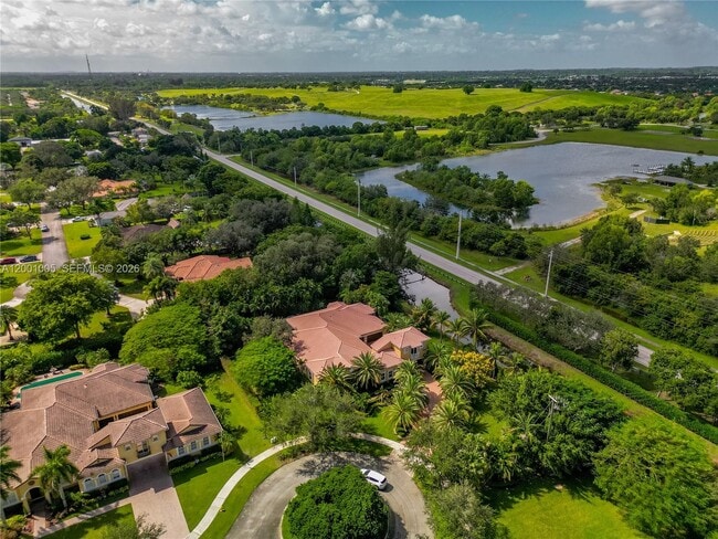 Building Photo - 14130 SW 33rd Ct