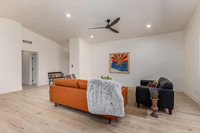 Building Photo - 15433 N 63rd St