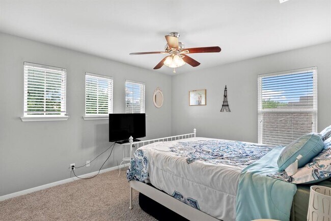 Building Photo - 137 Paul Azinger Dr