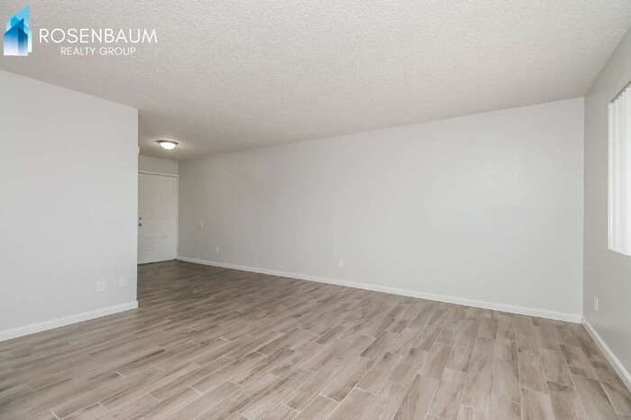 Building Photo - 1050 W University Dr