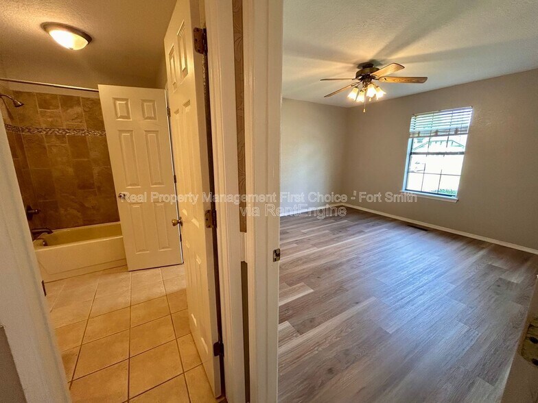 Building Photo - 3104 S 99th St