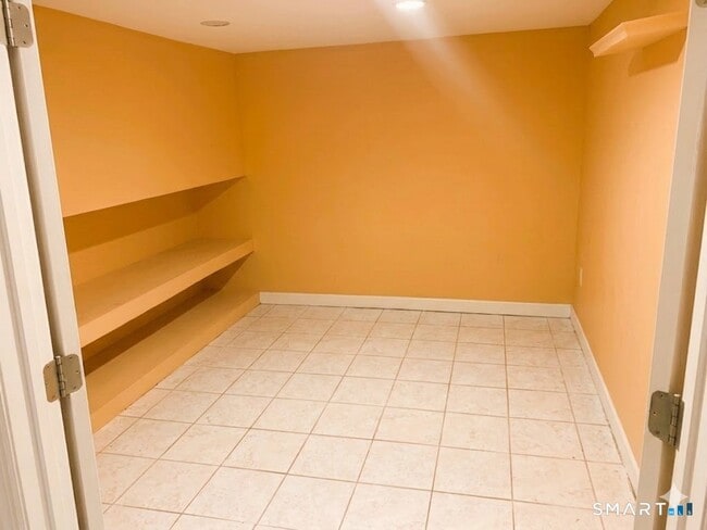 Building Photo - 15 Coral Dr