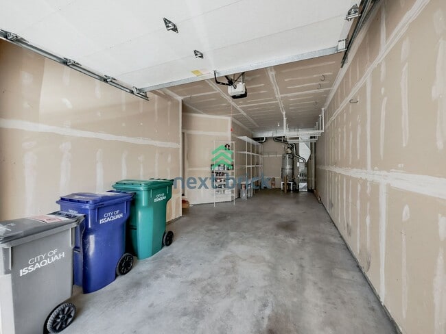 Building Photo - Rare 3 Bedroom 2.5 Bath Townhome for Rent!