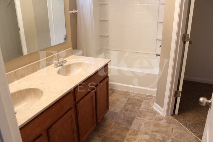 Building Photo - 10988 Cedar Pine Dr