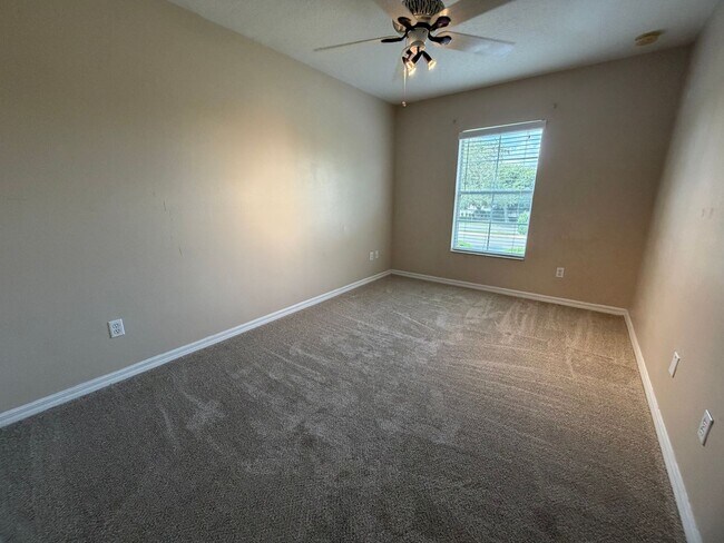 Building Photo - 9434 Silver Buttonwood St