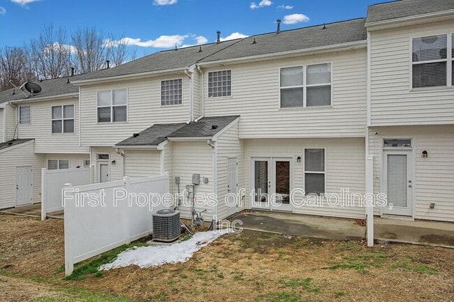 Building Photo - 7371 Laurel Valley Rd