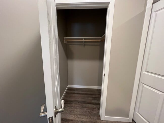 Building Photo - 4440 - 4450 S 26th St