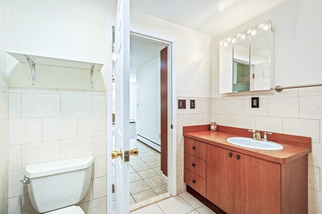 Building Photo - 11 Jones Pl