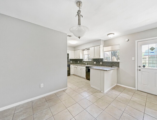 Building Photo - 22626 Leedstown Ln