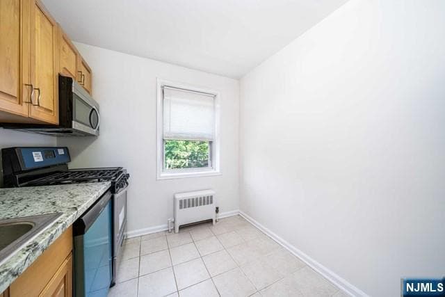 Building Photo - 2330 Linwood Ave