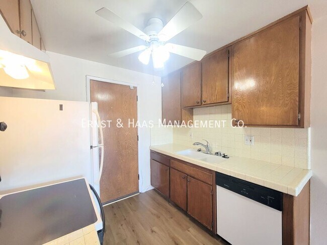 Building Photo - 3565 Linden Ave