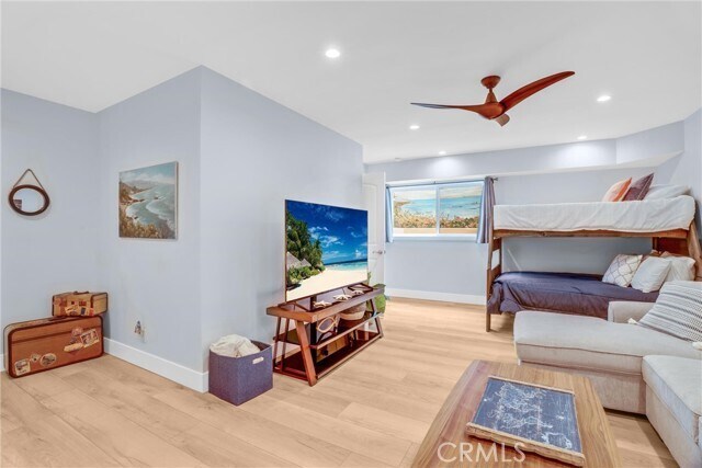 Building Photo - 1325 Cliff Dr