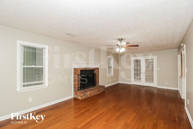 Building Photo - 307 Marble Ct