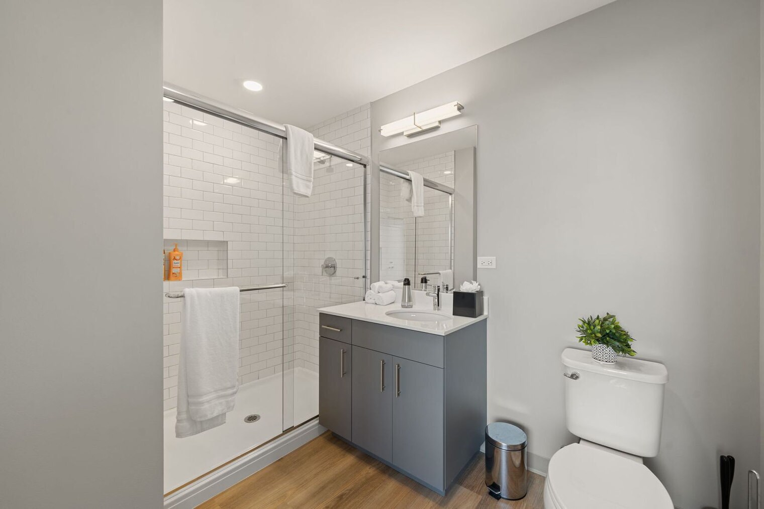 Building Photo - 853 W Blackhawk St