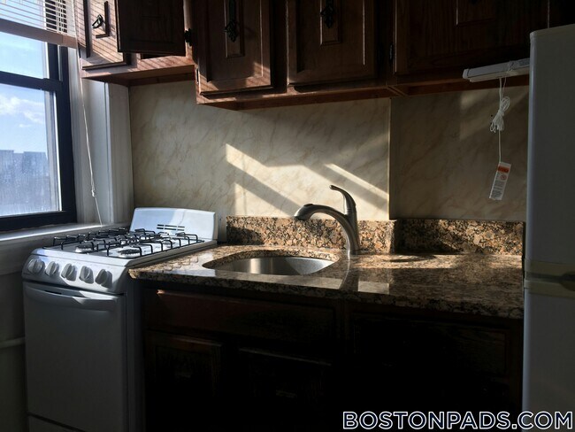 Building Photo - 17-19-19 Washington St S