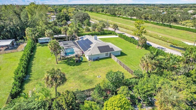 Building Photo - 8606 Arrowhead Dr