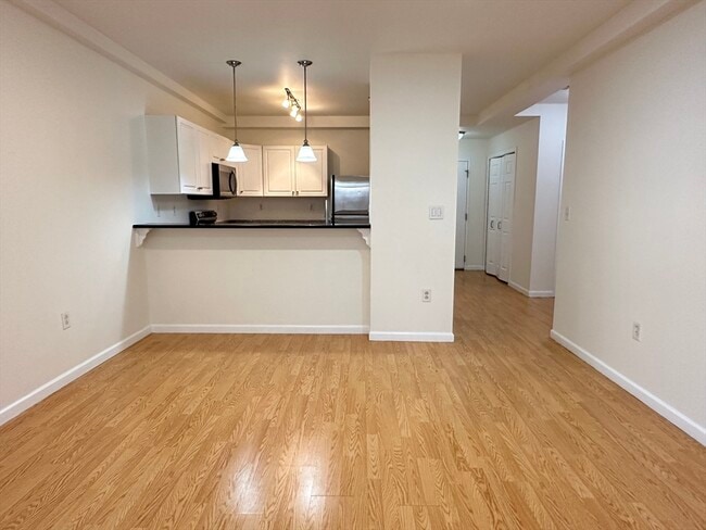 Building Photo - 1 Cityview Ln