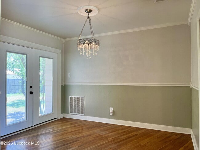 Building Photo - 2709 27th St