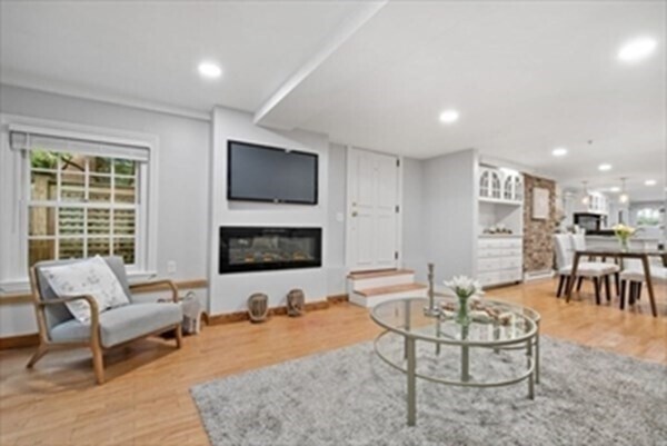 Building Photo - 1 Mount Vernon Sq