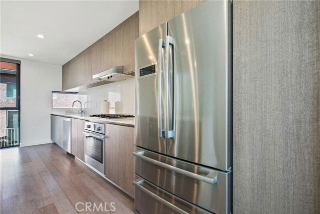 Building Photo - 823 N Fuller Ave