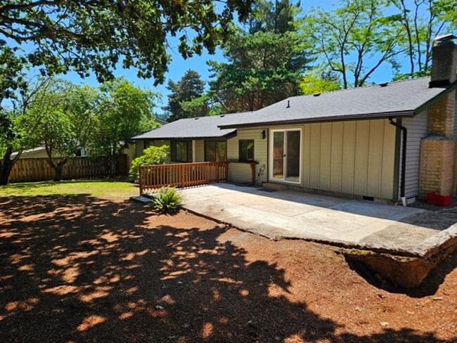 Building Photo - 3Bd/2Ba Single Story Home-For Viewing!
