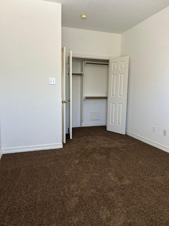 Building Photo - 1419 Miller Ave