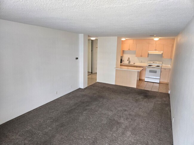 Building Photo - Charming 1-Bedroom Condo in the Heart of Denver's University Neighborhood