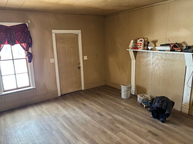 Building Photo - 1056 Danville Rd