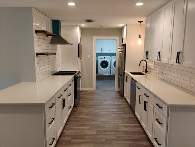 Building Photo - 103 Laurel Ridge