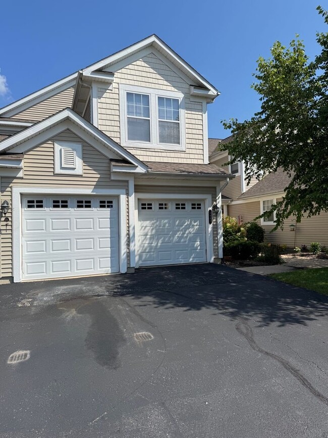 Primary Photo - Two Bed, Two Bath, Two Car Garage Condo in...