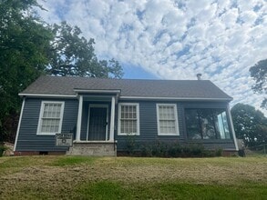 Building Photo - Highland Home across from Highland Park
