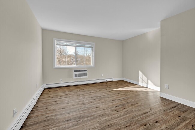 Building Photo - 113 Park Ave