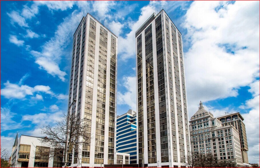 Building Photo - 125 SW Jefferson Ave