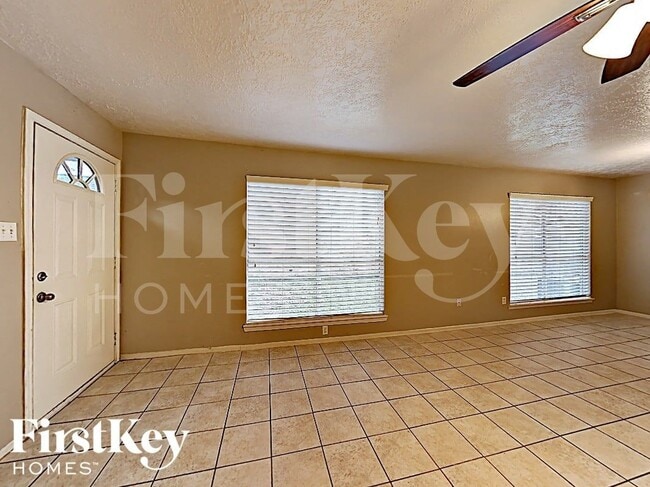 Building Photo - 2009 Tremont Ct