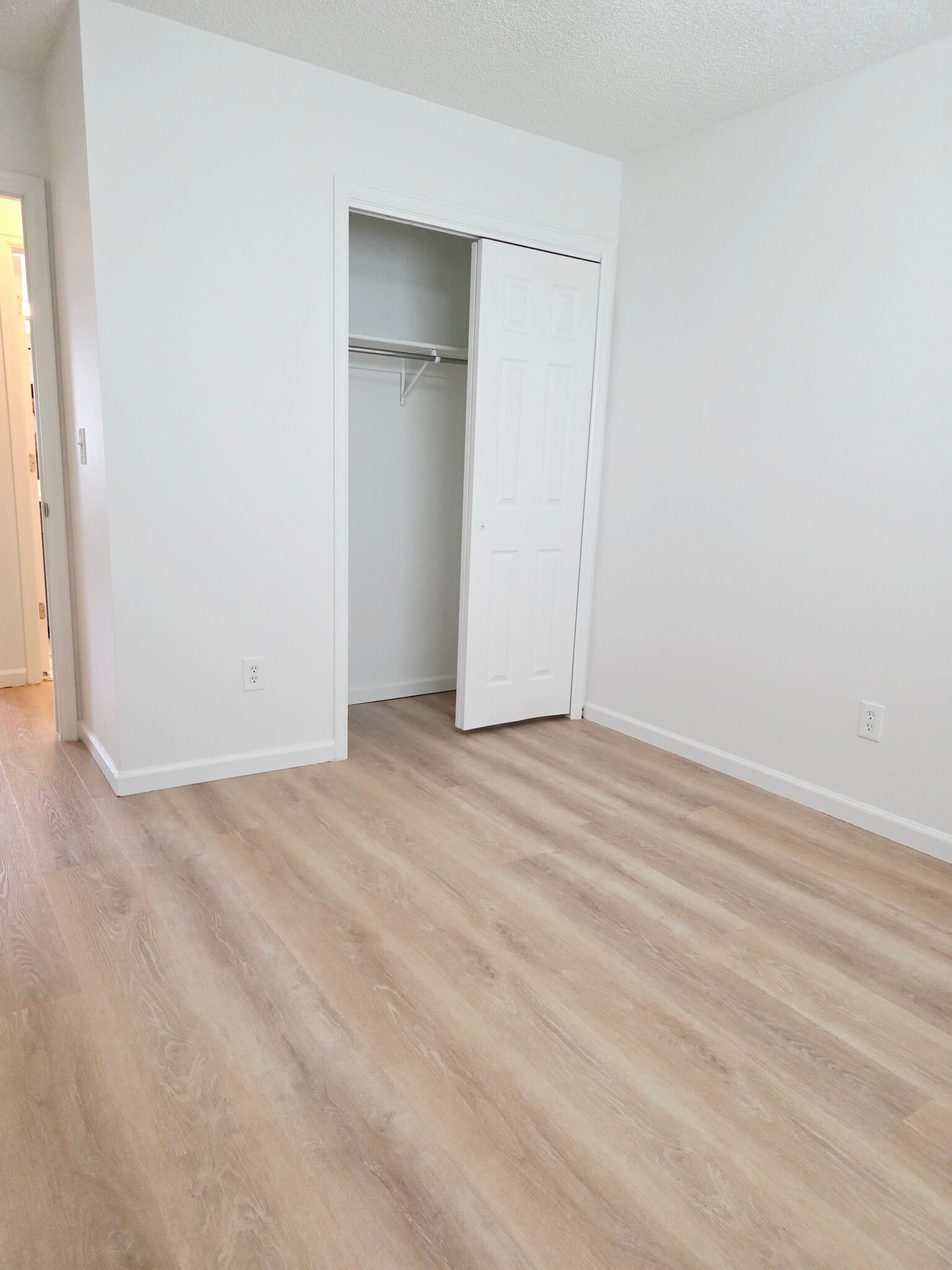Building Photo - 5880 S Kingston Way