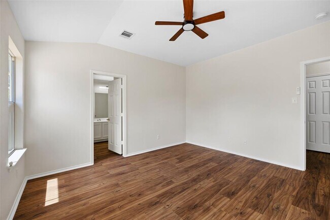 Building Photo - 1225 Tudor House Rd