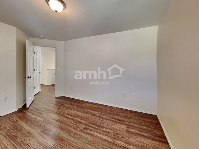 Building Photo - 5521 44th Ct SE