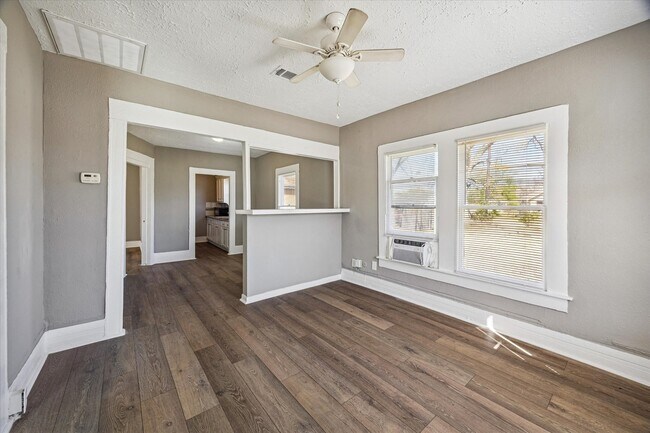 Building Photo - 1115 Bigelow St